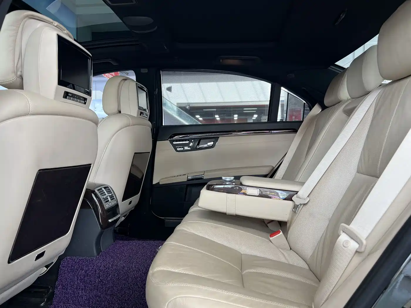 Mercedes-Benz S-Class фото 24
