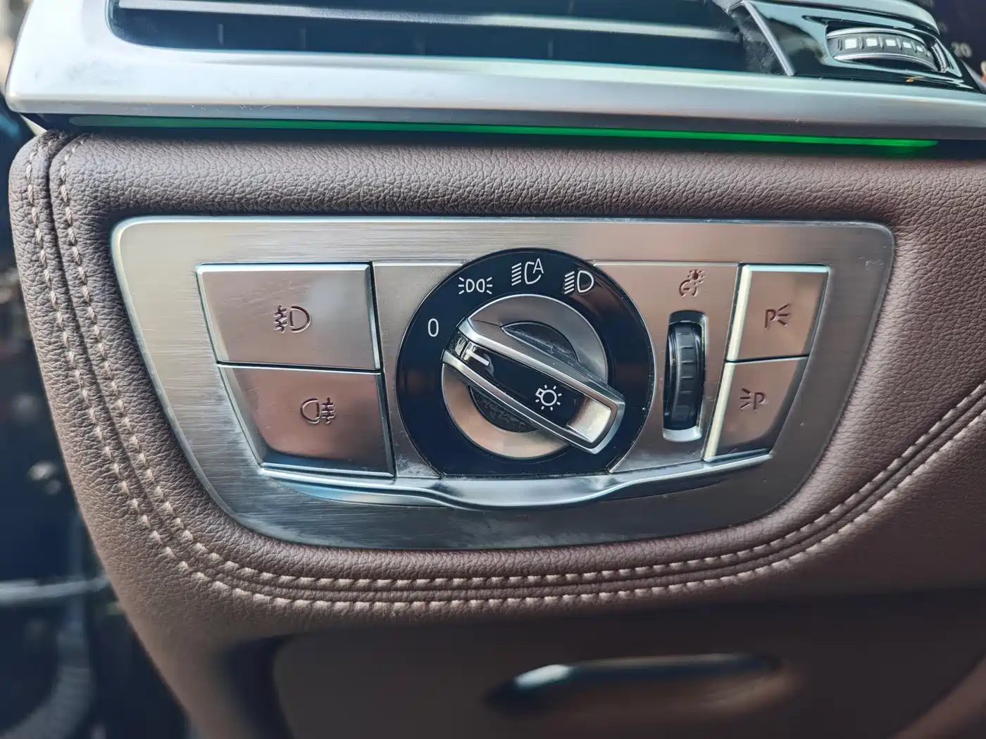 BMW 7 Series 2017 730Li Leading Edition фото 20