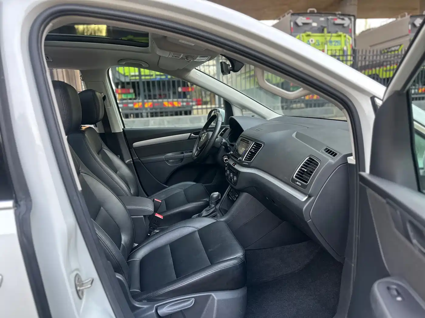 Volkswagen Sharan 2018 380TSI Comfort 7-Seater фото 14