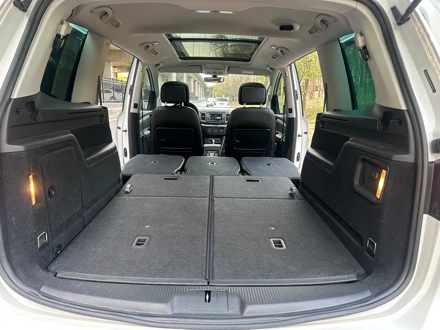 Volkswagen Sharan 2018 380TSI Comfort 7-Seater фото 19
