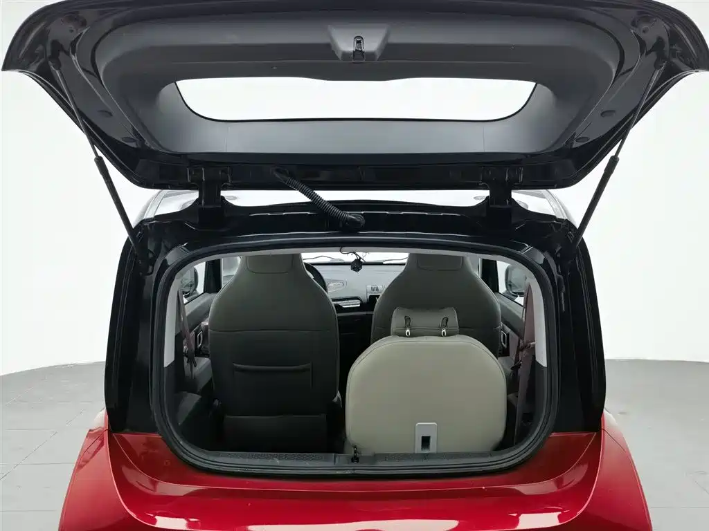 Baojun Baojun E300 2020 Stellar Smart Travel Edition 16