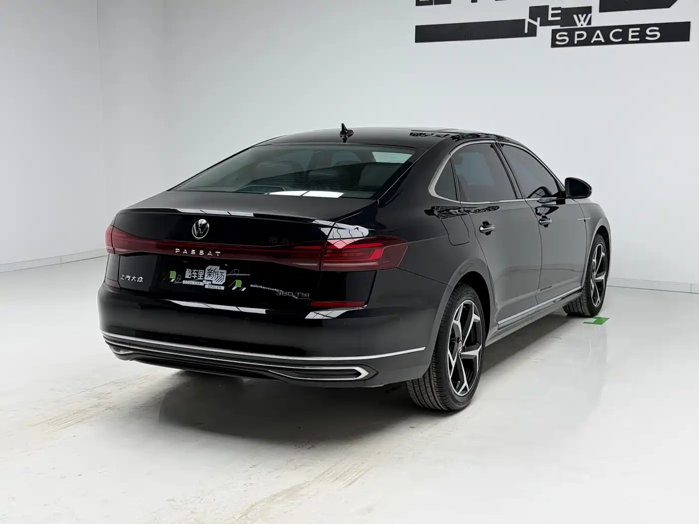 Volkswagen Passat 2024 380TSI Starlight Luxury Edition фото 4