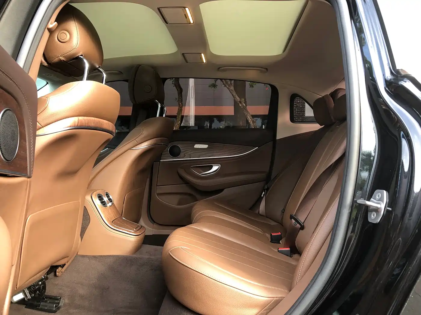 Mercedes-Benz E-Class 2021 E 300 L Fashion фото 6