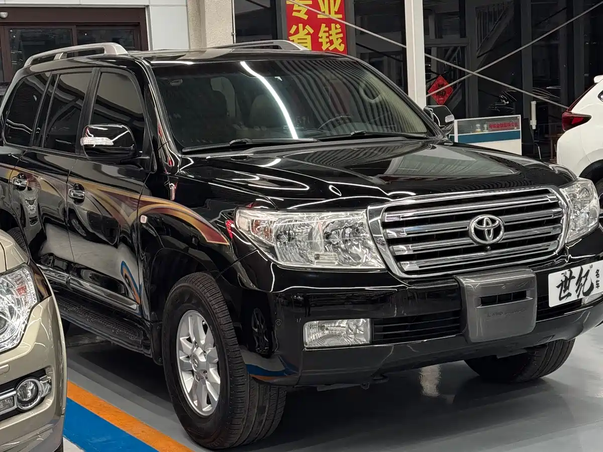 Toyota Land Cruiser (Import) фото 3