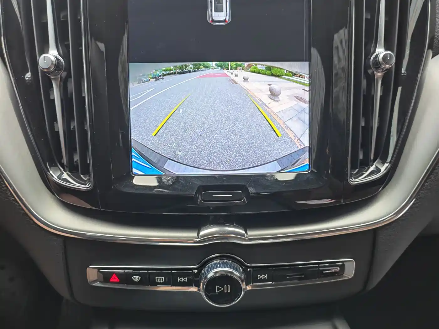 Фото 22 - Volvo XC60