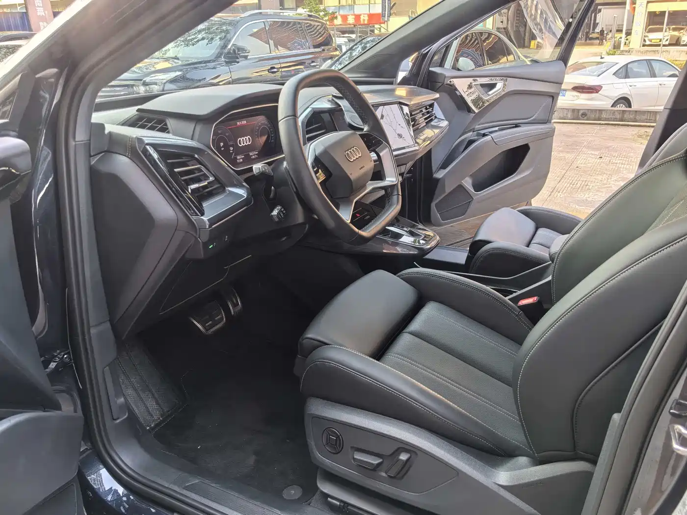 Audi Q4 e-tron 2024 40 e-tron Creation Edition фото 8