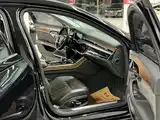 Фото 9 - Audi A8