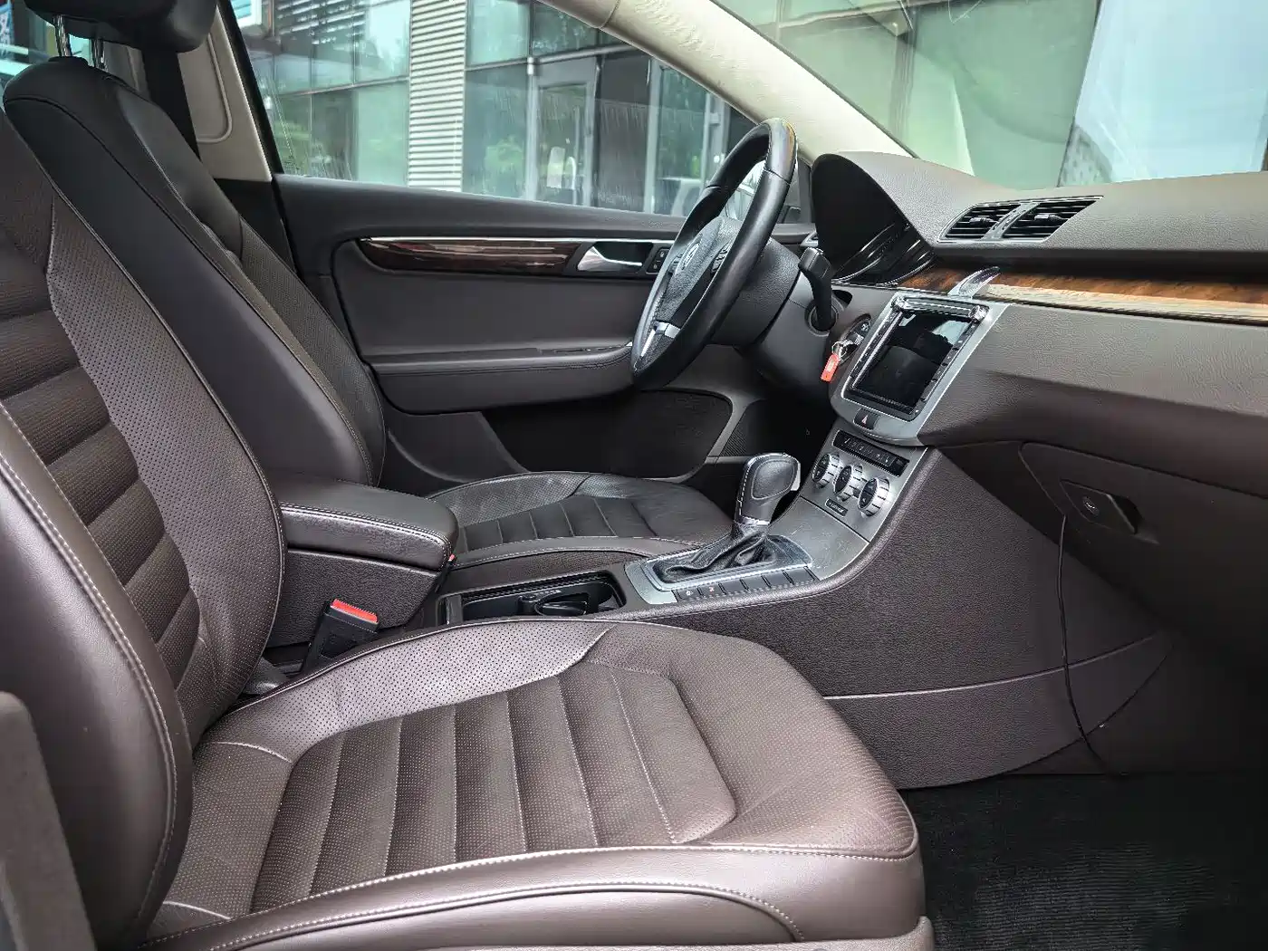 Volkswagen Magotan (Import) 2012 Wagon 2.0TSI Luxury фото 6