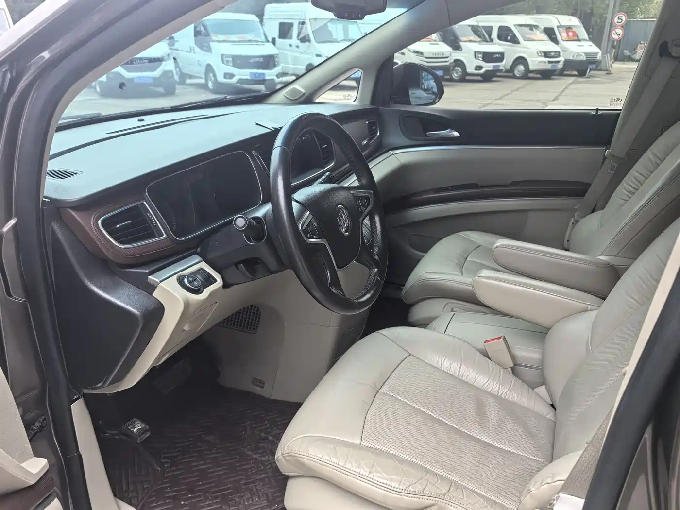 Buick GL8 2014 3.0L XT Luxury Business Flagship фото 7