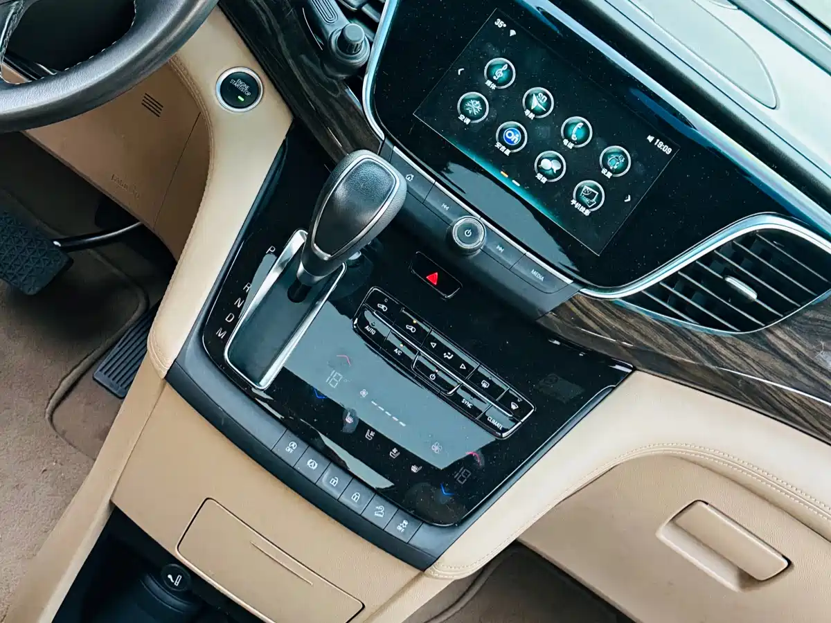 Buick GL8 2018 ES 28T Flagship Type China VI фото 19