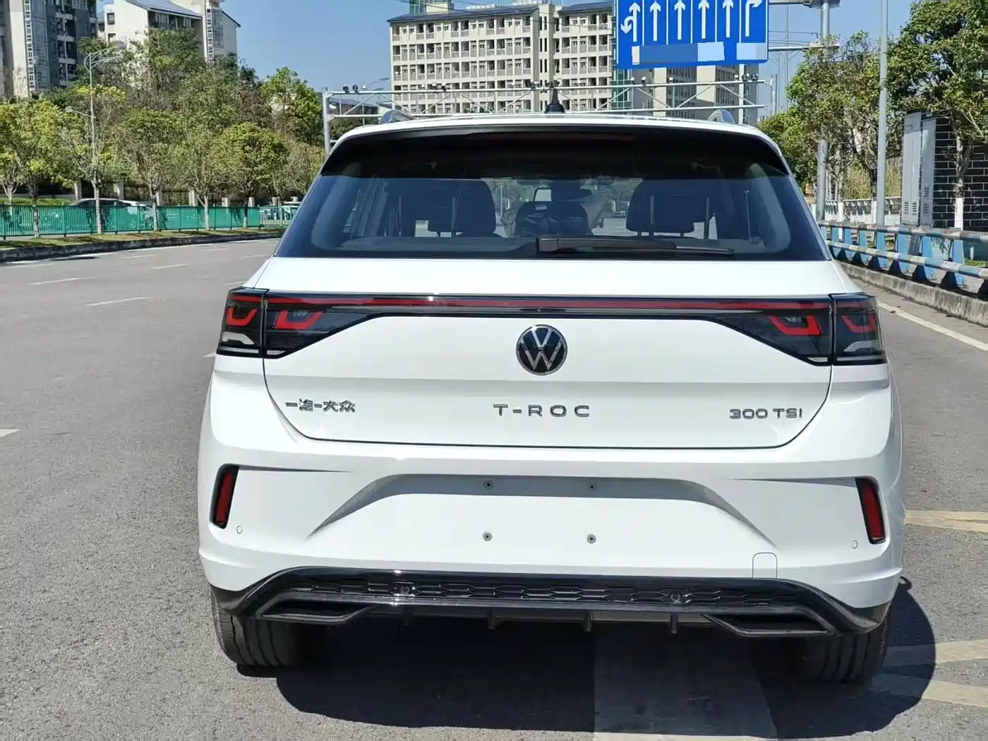VOLKSWAGEN T-ROC EXPLORING SONGS