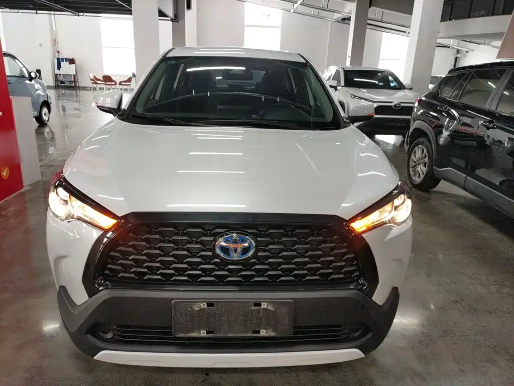 Toyota Corolla Cross 2023 Hybrid 2.0L Pioneer Edition фото 3