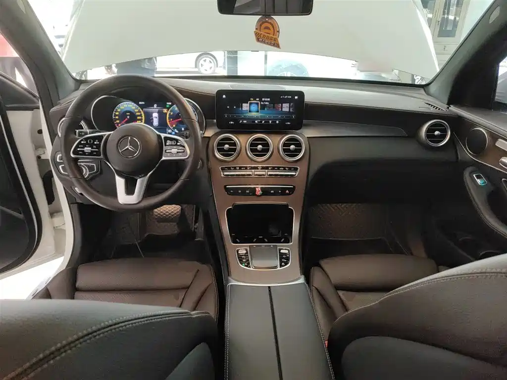 Mercedes-Benz GLC 2022 Model GLC 260 L 4MATIC Luxury Edition фото 6