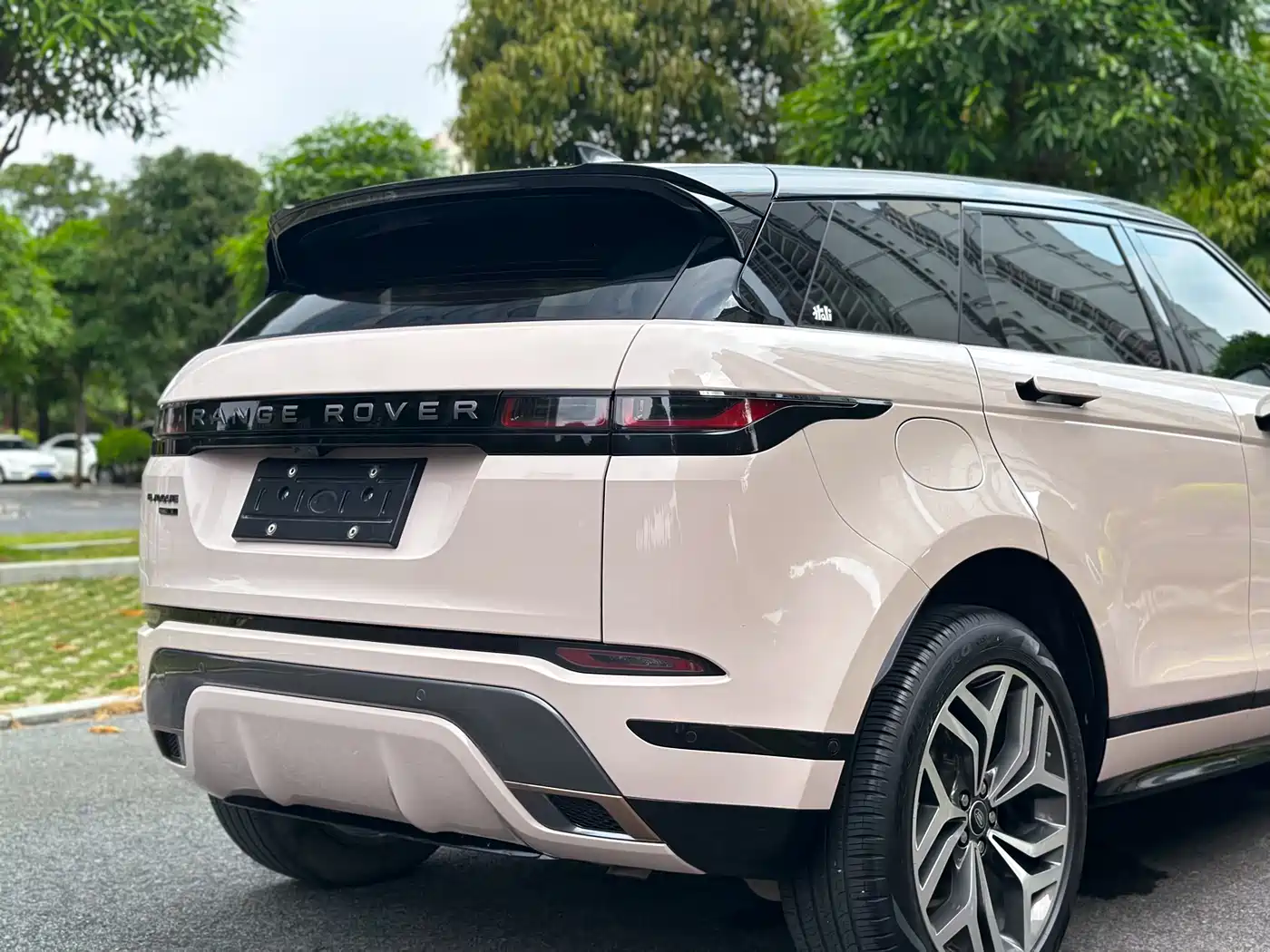 Land Rover Range Rover Evoque 2020 249PS R-DYNAMIC S Sport Edition фото 10