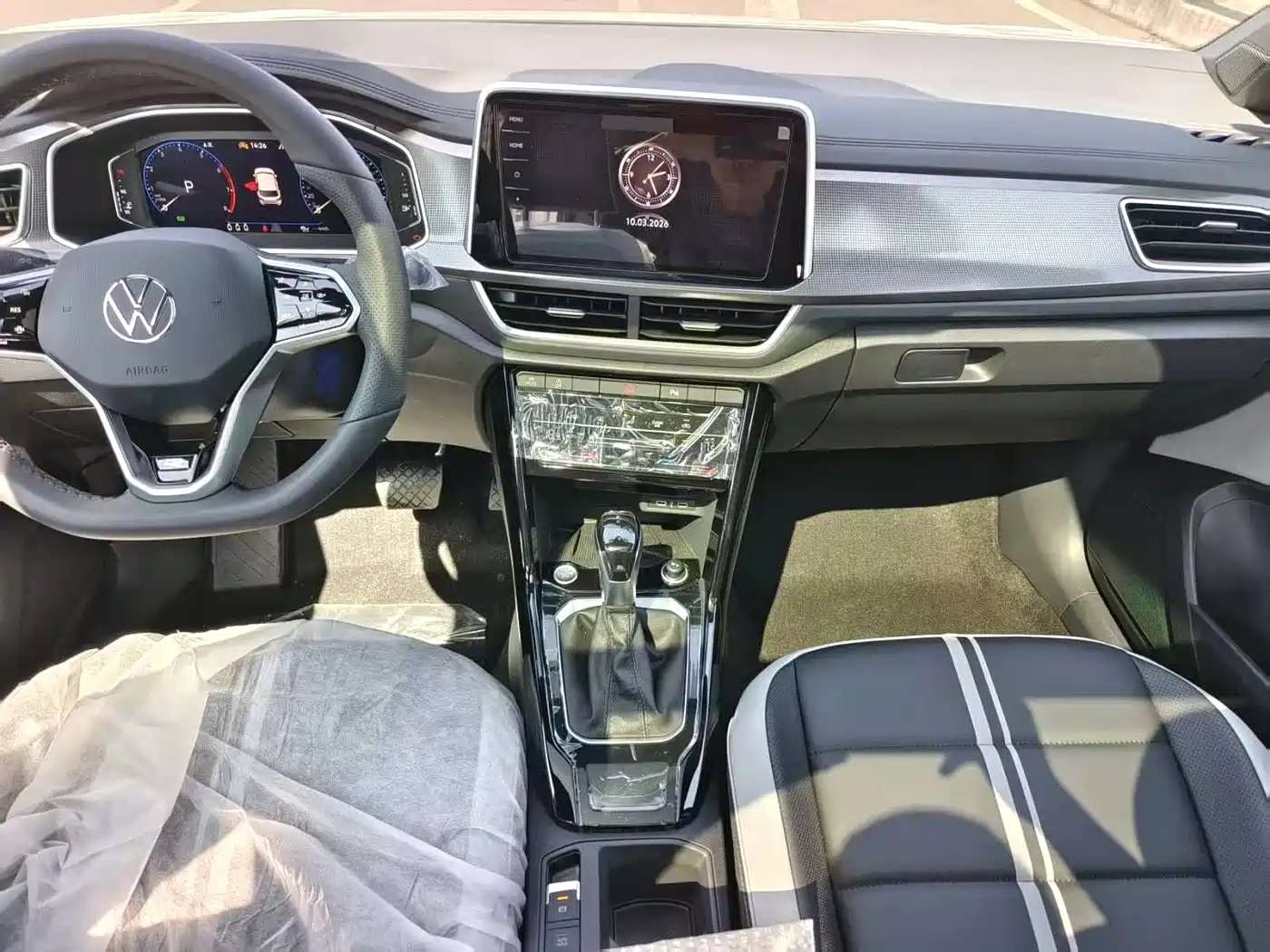 VOLKSWAGEN T-ROC EXPLORING SONGS