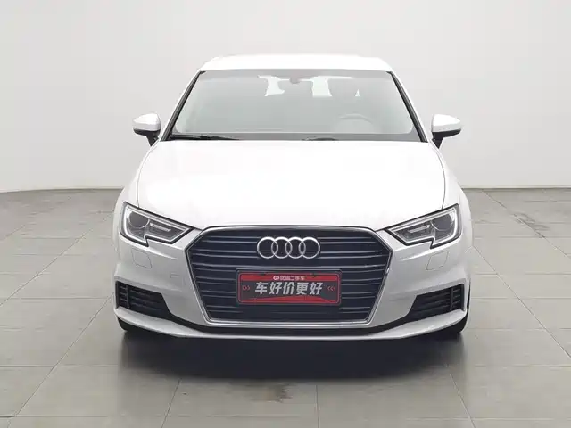 Audi A3 2017 Sportback 35 TFSI Progressive — фото 3
