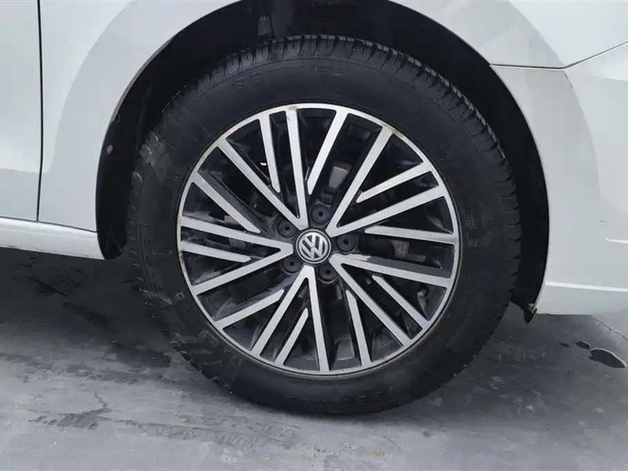 Volkswagen Jetta 2019 Dream Edition 1.5L Auto Comfort фото 6