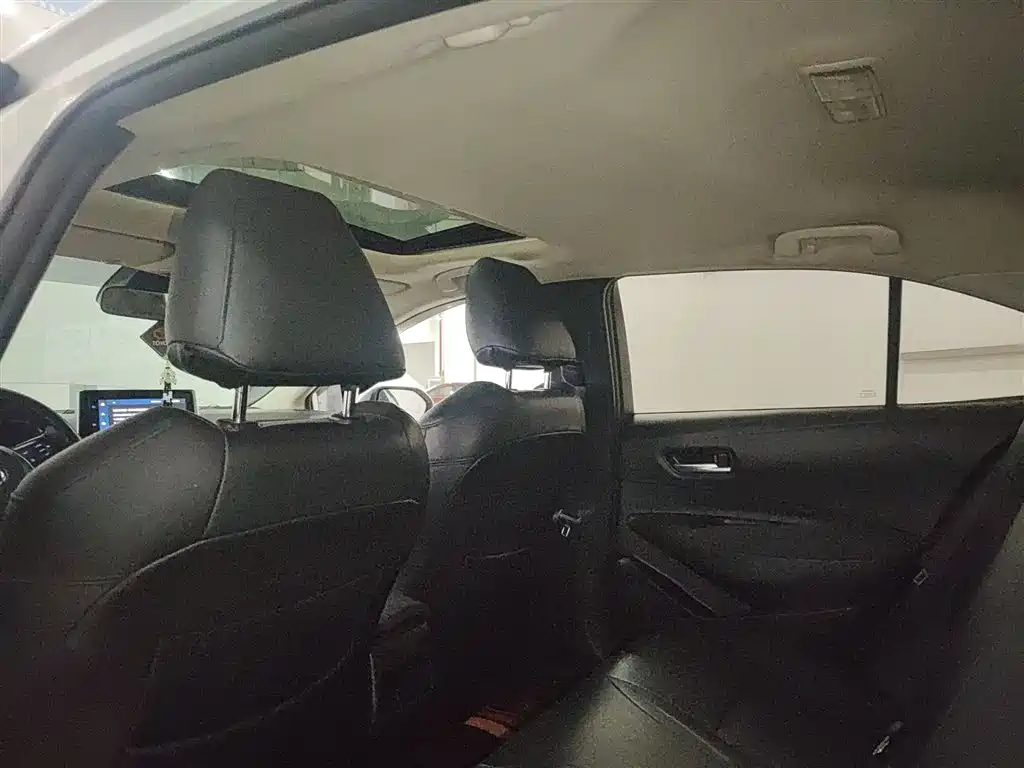 Toyota Corolla 2021 1.2T S-CVT Elite PLUS Edition фото 18