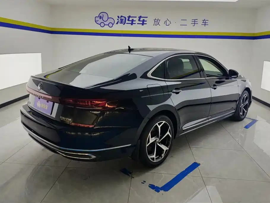 Volkswagen Passat 2023 Facelift 330TSI Starlight Luxury Edition фото 3