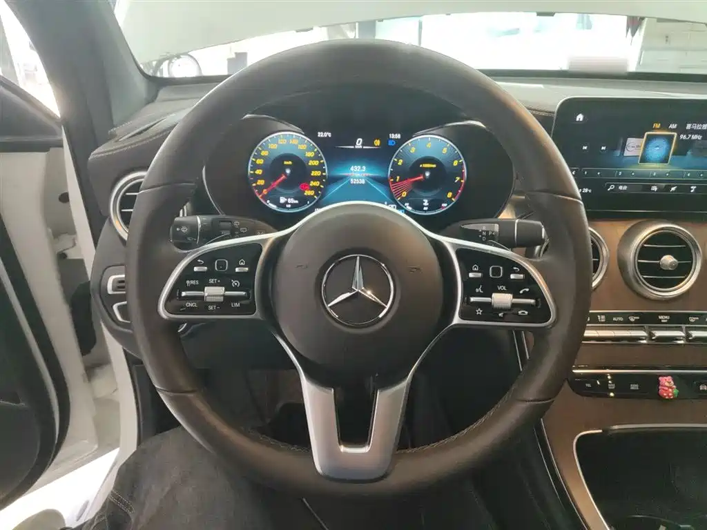 Mercedes-Benz GLC 2022 Model GLC 260 L 4MATIC Luxury Edition фото 7