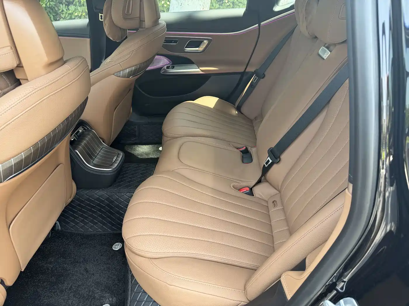 Mercedes-Benz E-Class New Energy 2024 E 350 e L Plug-in Hybrid Sedan фото 7