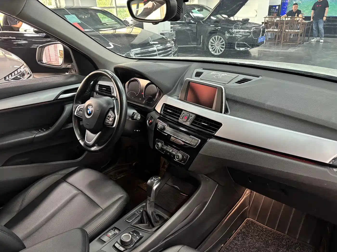 BMW X1 2019 sDrive20Li Leading Model фото 23