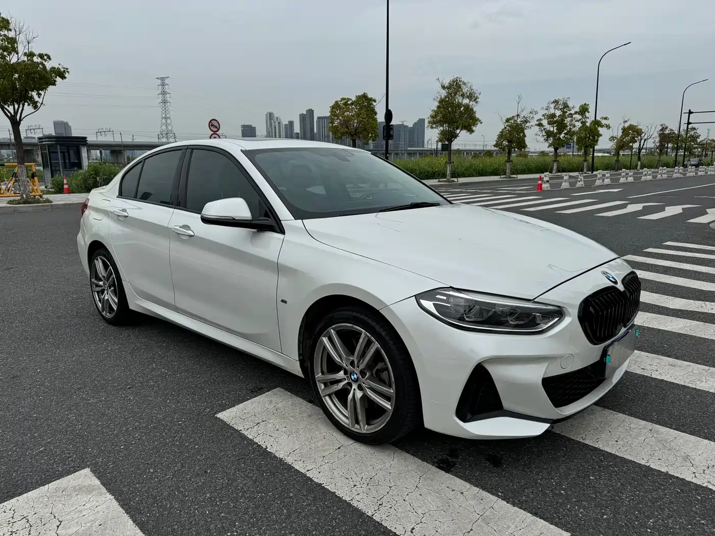 BMW 1 Series 2019 120i M Sport Package фото 3