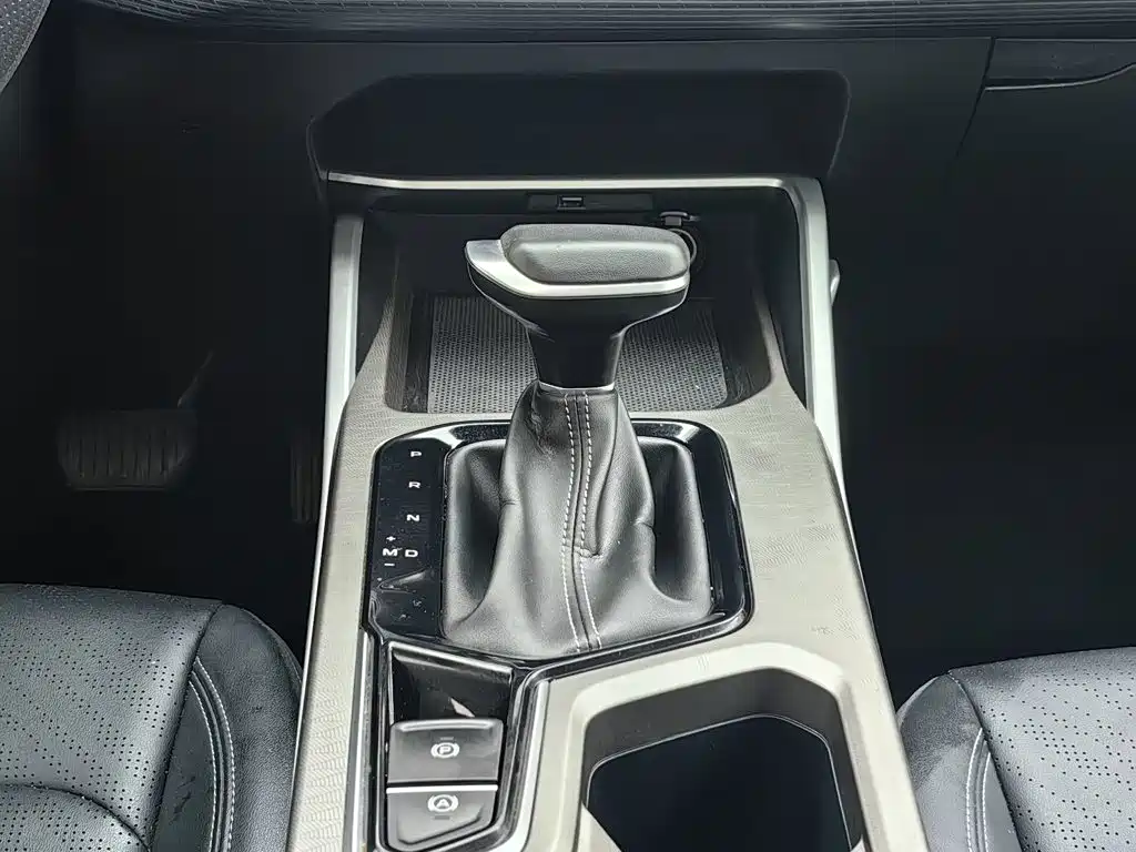 Фото 13 - Geely Emgrand