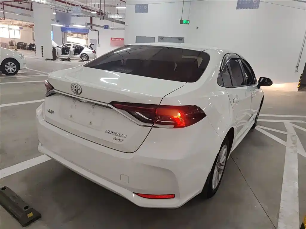 Toyota Corolla 2021 1.2T S-CVT Elite PLUS Edition фото 7