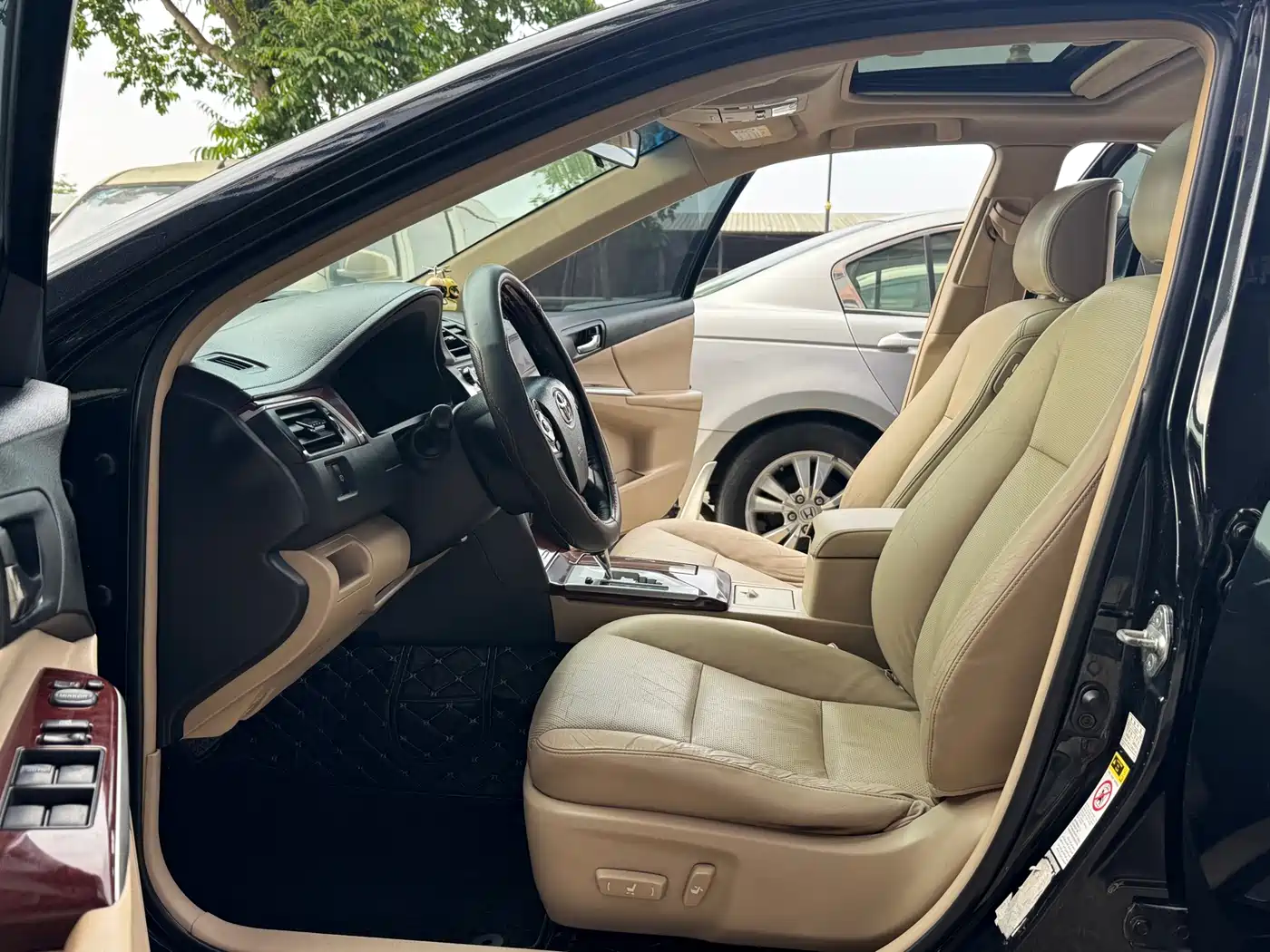 Toyota Camry 2012 2.0G Luxury Edition фото 8