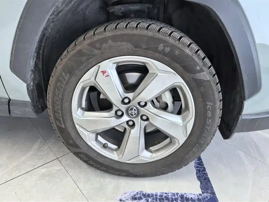 Toyota RAV4 Rongfang 2020 2.0L CVT 2WD Fashion PLUS фото 6