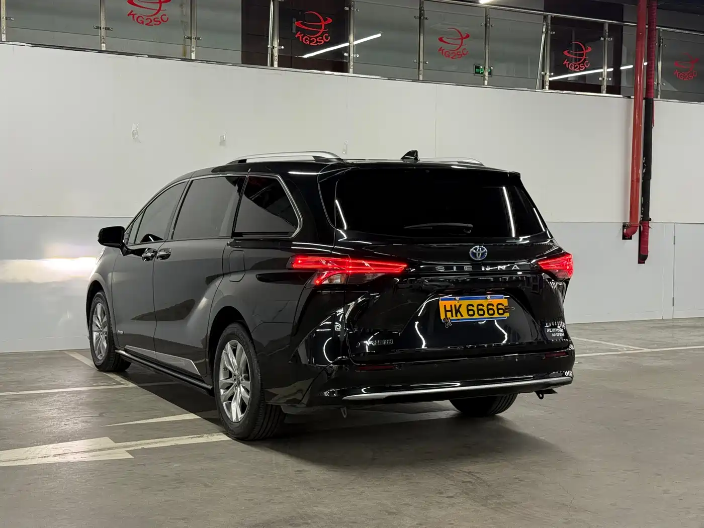 Toyota Sienna 2021 2.5L Hybrid Platinum Edition фото 23