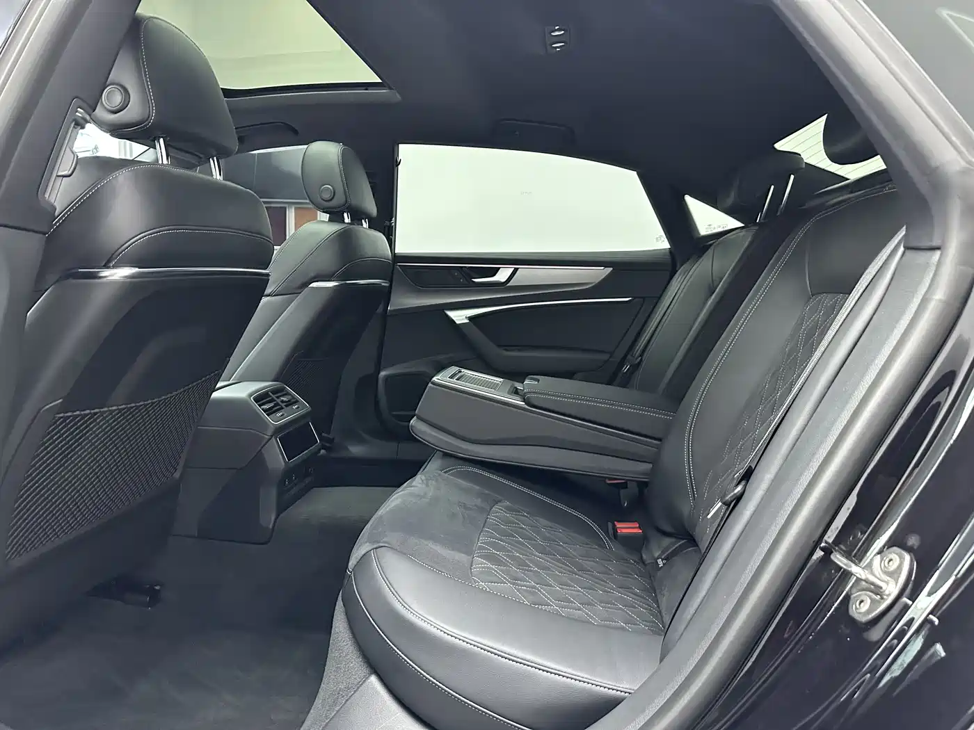 Audi A7L 2022 45 TFSI quattro S-line Wind Rider фото 11