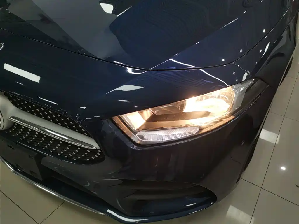 Mercedes-Benz A-Class 2019 A 180 L Sport Sedan фото 15