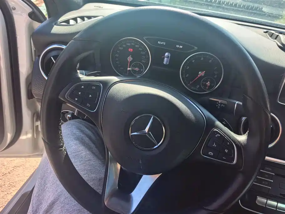 Mercedes-Benz A-Class (Import) 2018 A 200 Sport фото 15