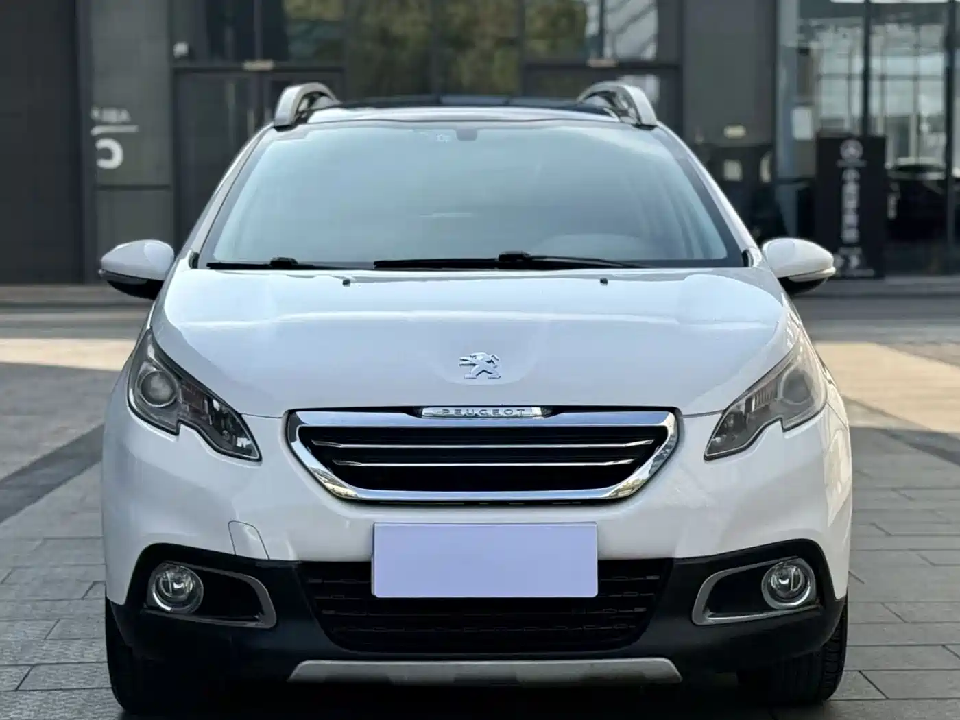 Peugeot 2008 2014 1.6L Automatic Fashion Edition фото 2