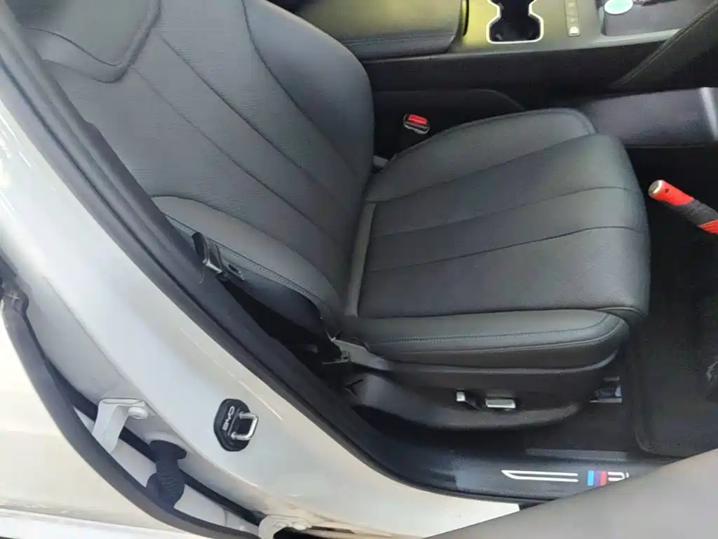 BYD Song L DM-i 2026 2026 DM-i Intelligent Driving Edition 135KM Base Model