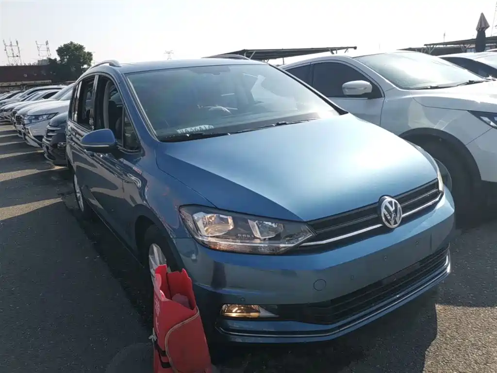 Volkswagen Touran 2018 Touran L 280TSI DSG Comfort 7-seater China V фото 4