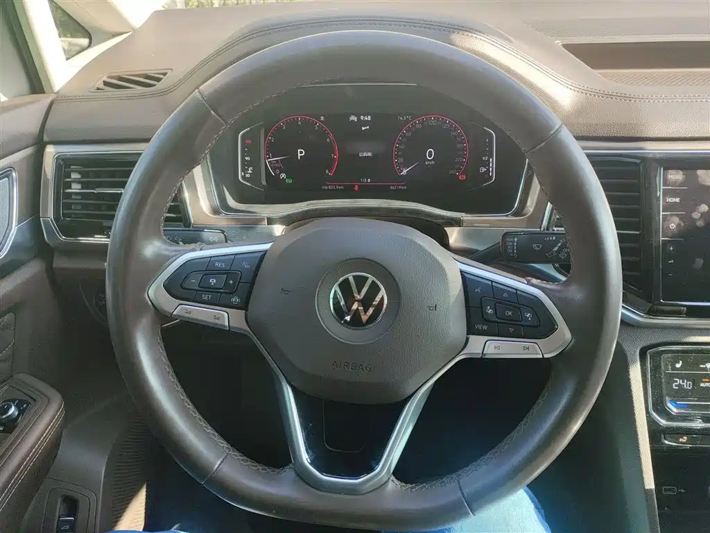 Volkswagen Viloran 2020 380TSI Premium фото 3