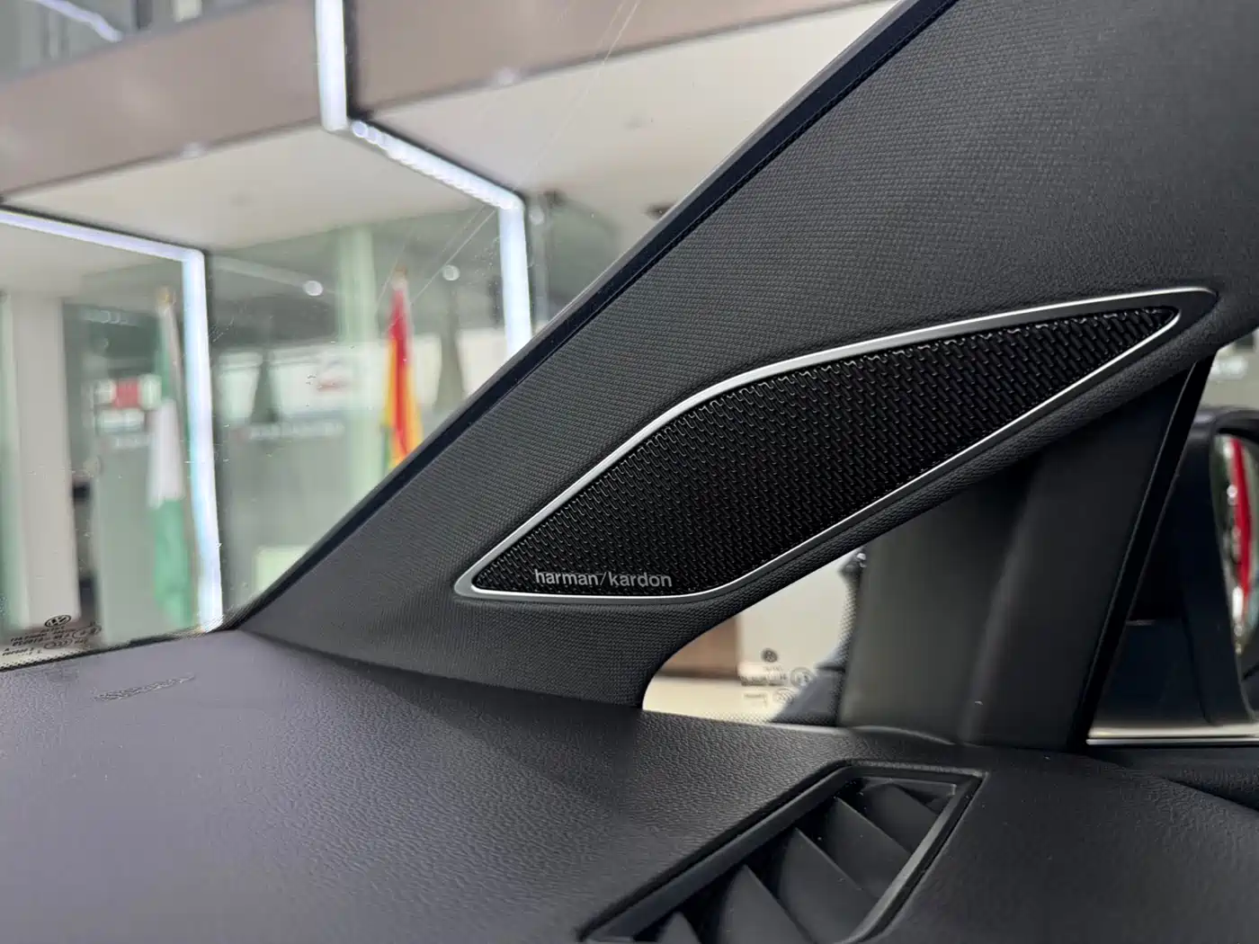 Volkswagen Golf 2023 Model 280TSI DSG R-Line фото 14