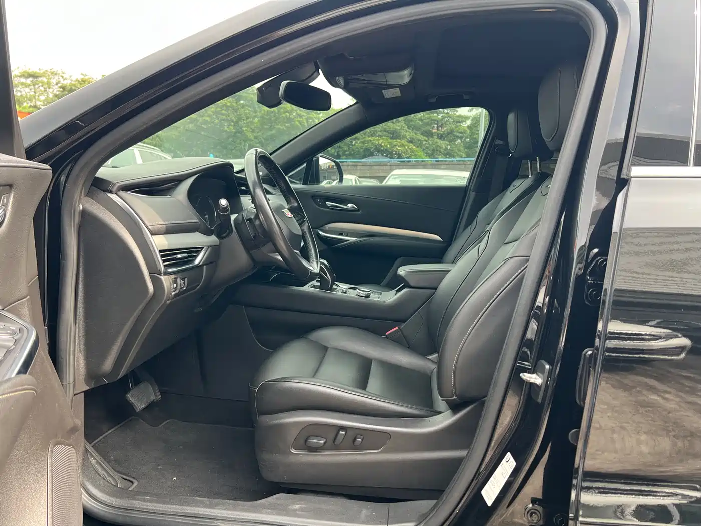 Cadillac XT4 2018 28T FWD Leading Edition фото 7