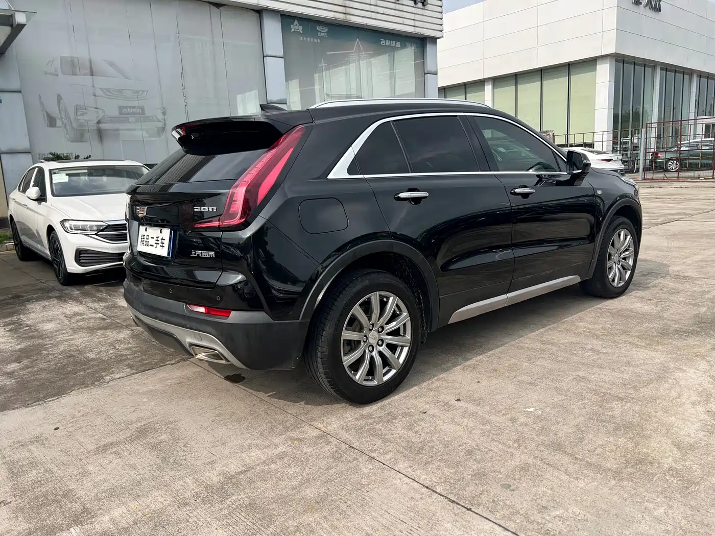 Cadillac XT4 2018 28T FWD Leading Edition фото 5