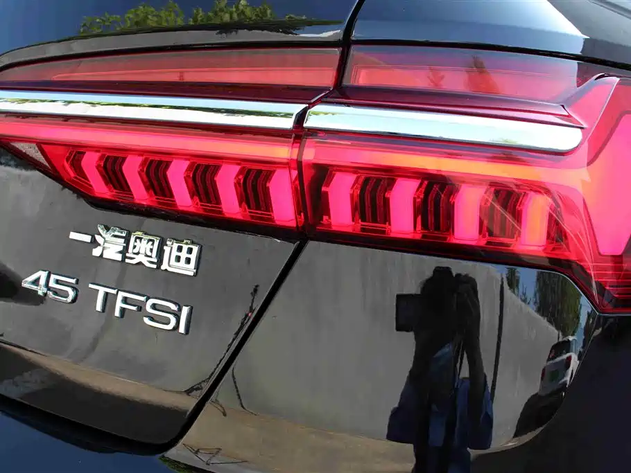 Audi A6L 2021 45 TFSI Exclusive Sport фото 11