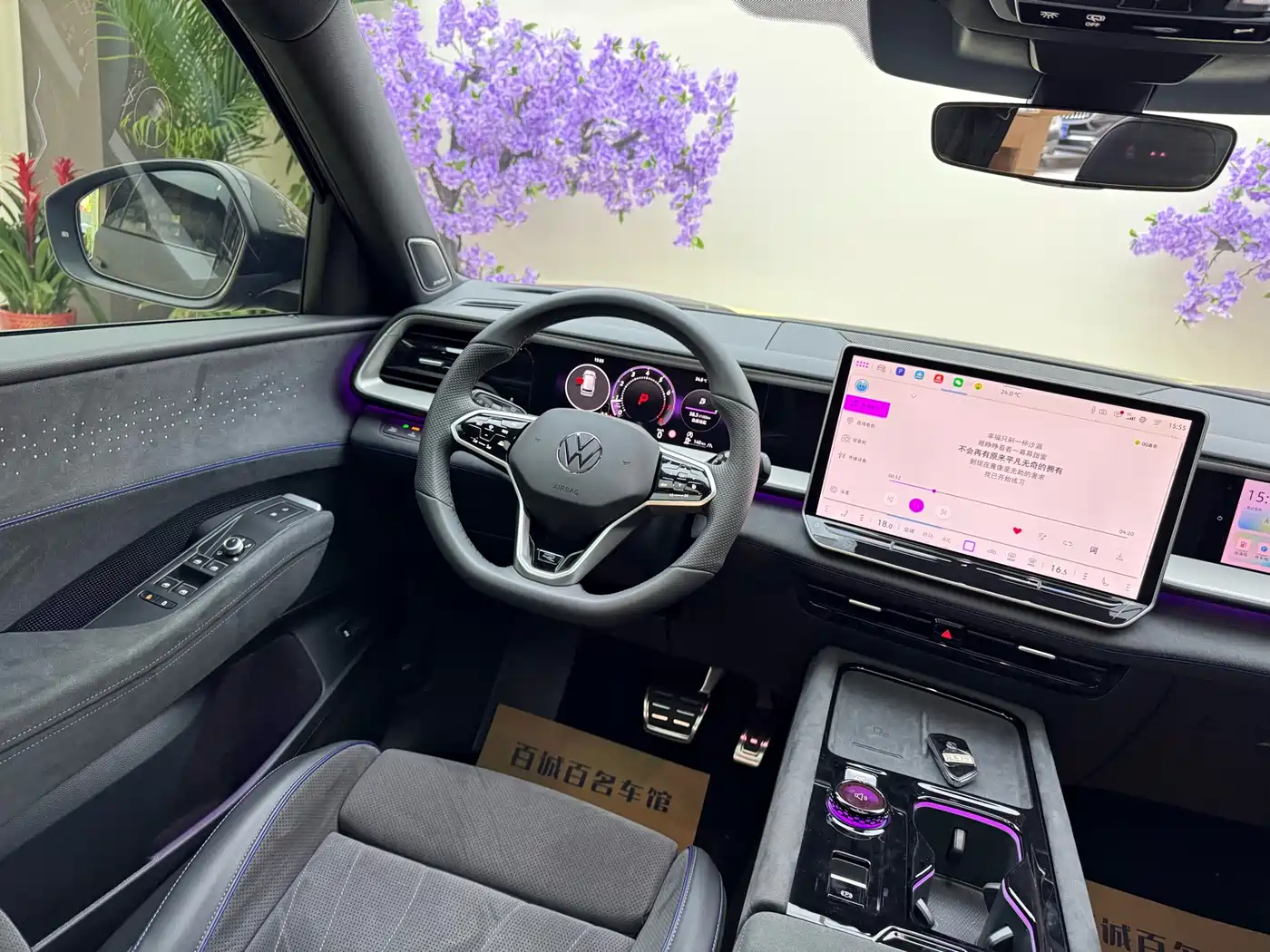 Volkswagen Teramont 2025 Teramont Pro 450TSI 4WD Summit Edition фото 16