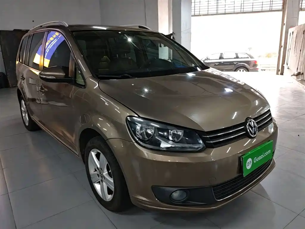 Volkswagen Touran 2015 1.4T DSG Comfort Edition 5-seater фото 4