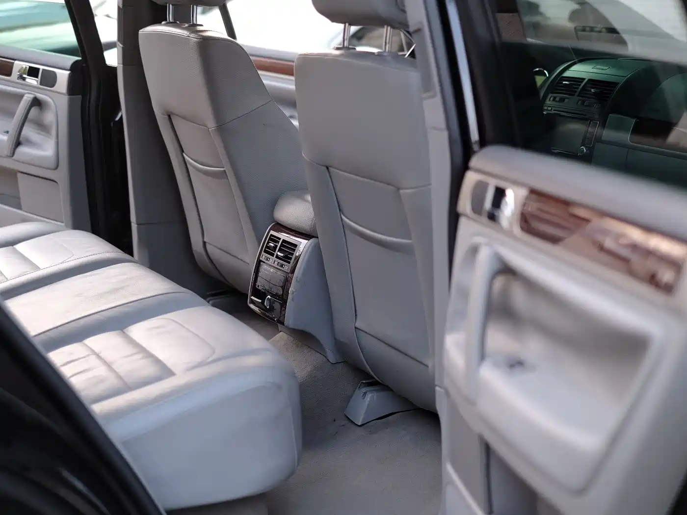Volkswagen Touareg 2007 3.6L Luxury фото 48