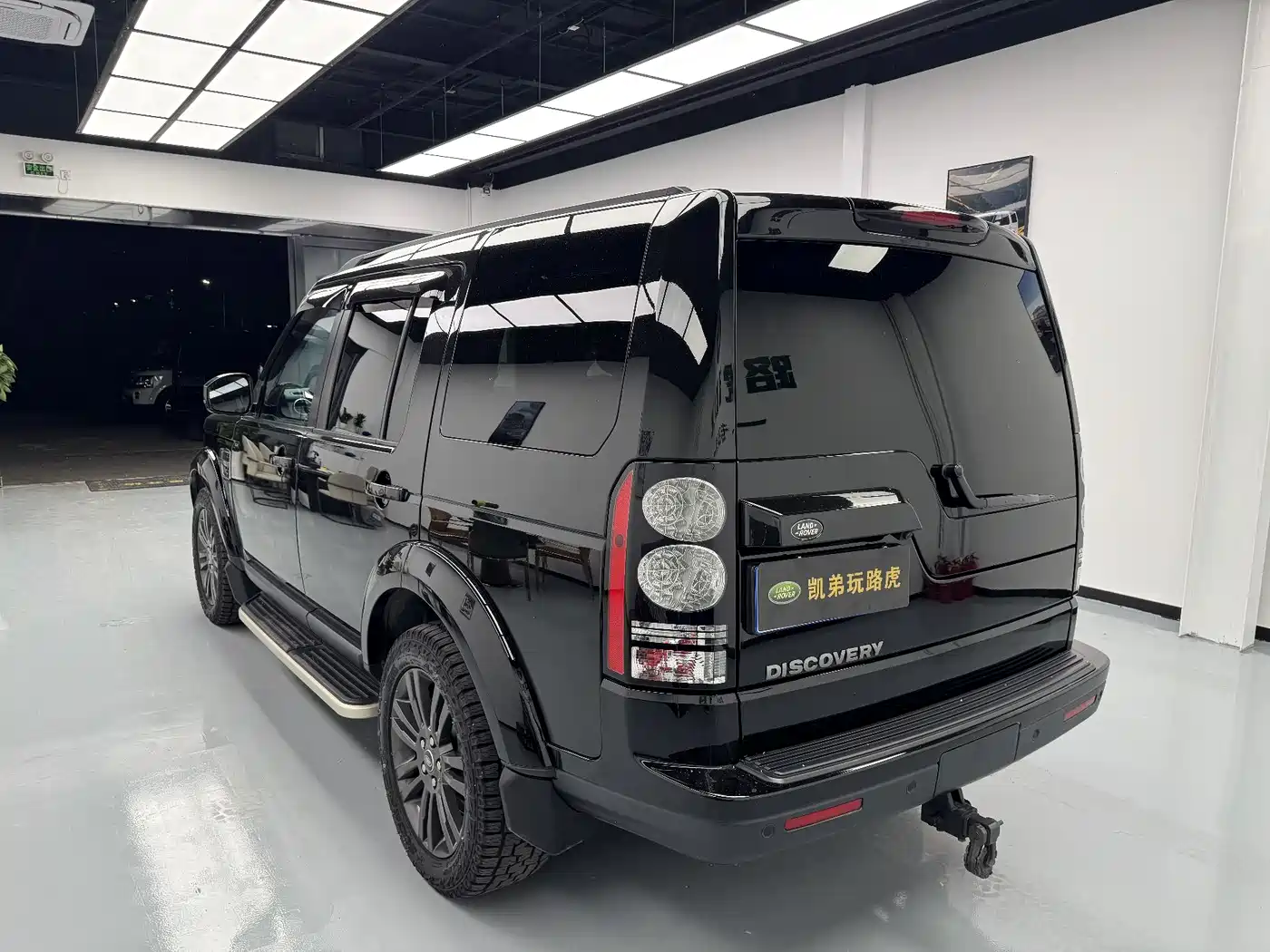 Land Rover Discovery 2016 3.0 SC V6 HSE фото 6