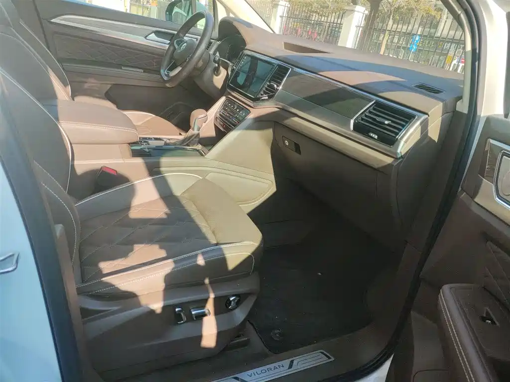 Volkswagen Viloran 2020 380TSI Premium фото 17