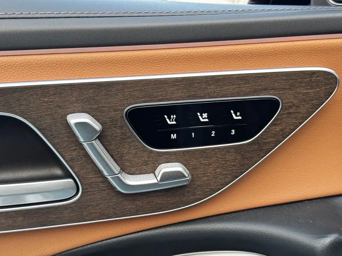 MERCEDES-BENZ E CLASS