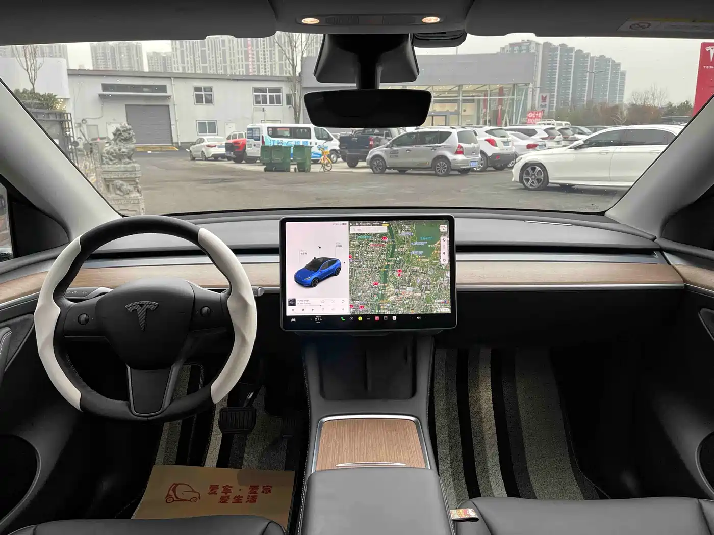 TESLA MODEL Y